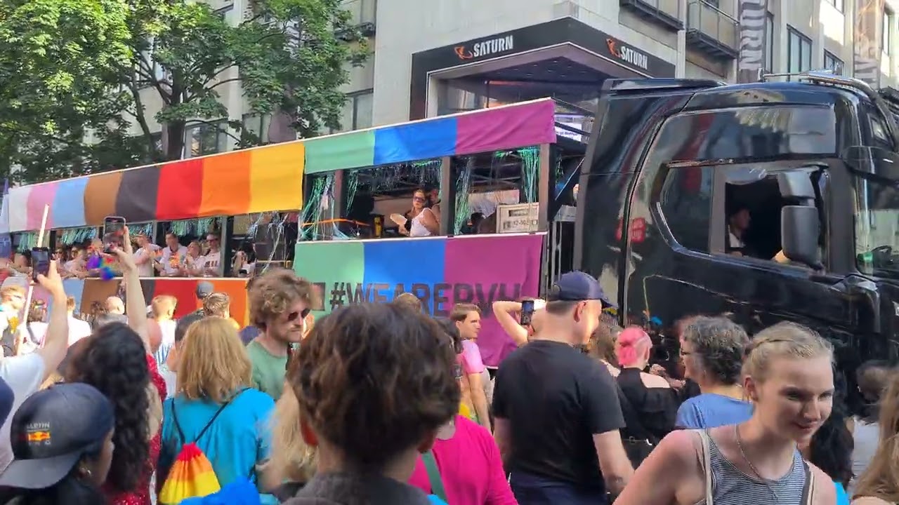 Umzug in der Kölner City [Pride Cologne]