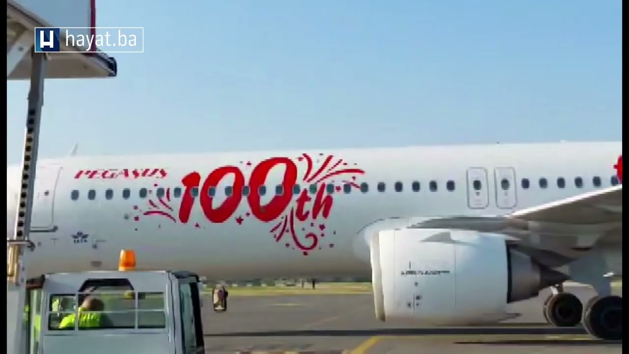 PRVI REDOVNI LET IZ ISTANBULA: NA MEĐUNARODNI AERODROM TUZLA SLETIO 'CUMHURIYET'