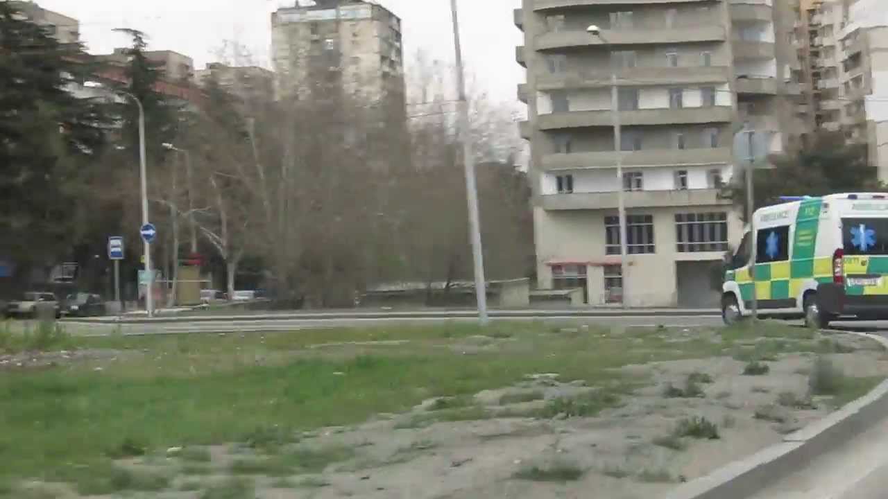 How Georgian Make way for Emergency Vehicle!