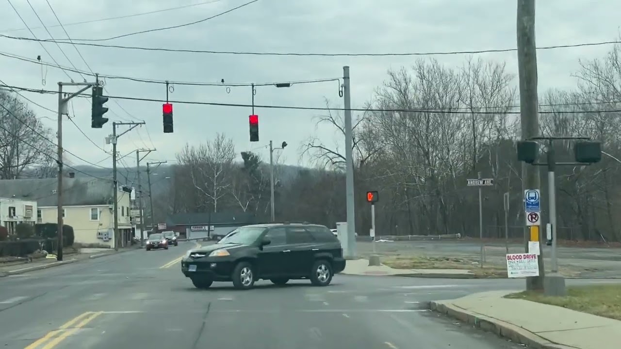 Naugatuck ct Drive-through￼