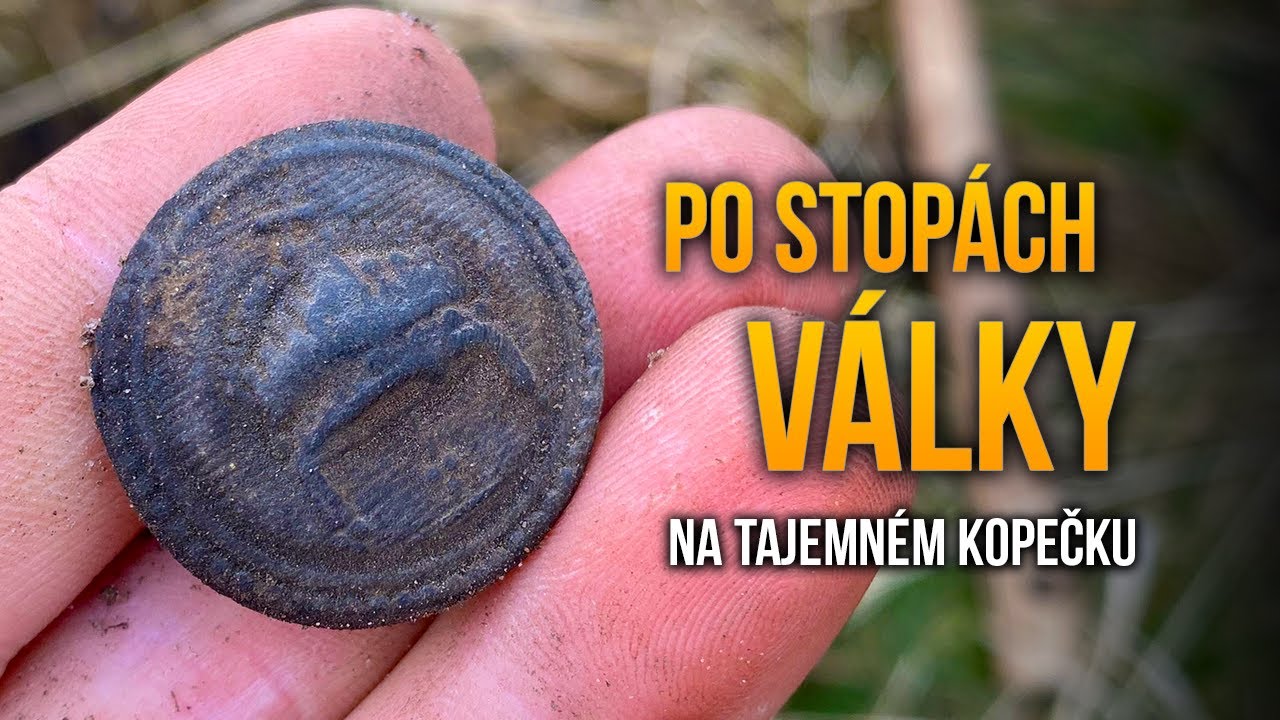 Válečné nálezy na tajemném lesním kopečku nalezené s detektorem kovů