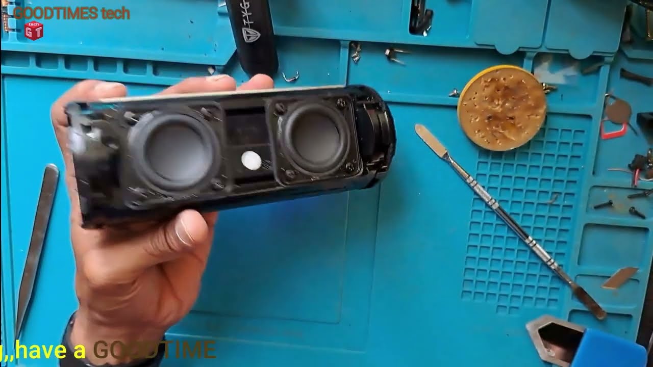 Repairing JBL Flip4 that gone dead due to sea water.