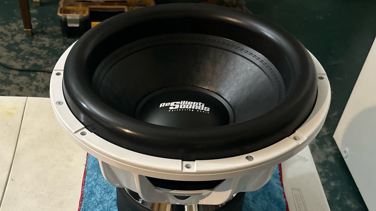 Unboxing gold v2 15 in sub from resilient sounds
