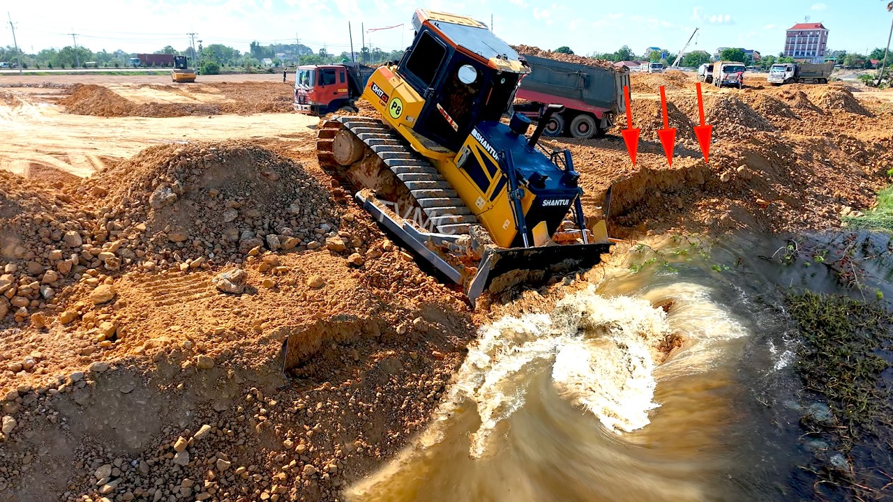 Push Stone Landslide on Giant Dirt Hill! Drive Back Skills Landfilling flooded BY SHANTUl DH17C3Pro