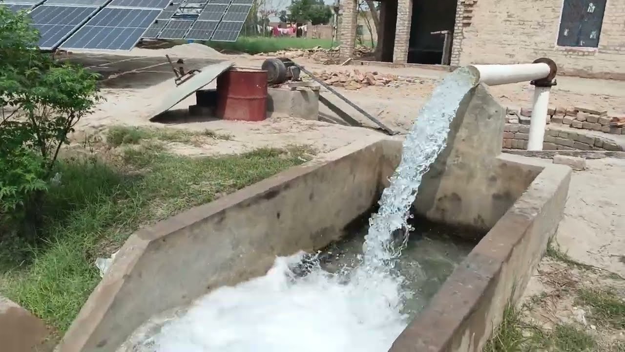 solar tubewell running in sunlight 
