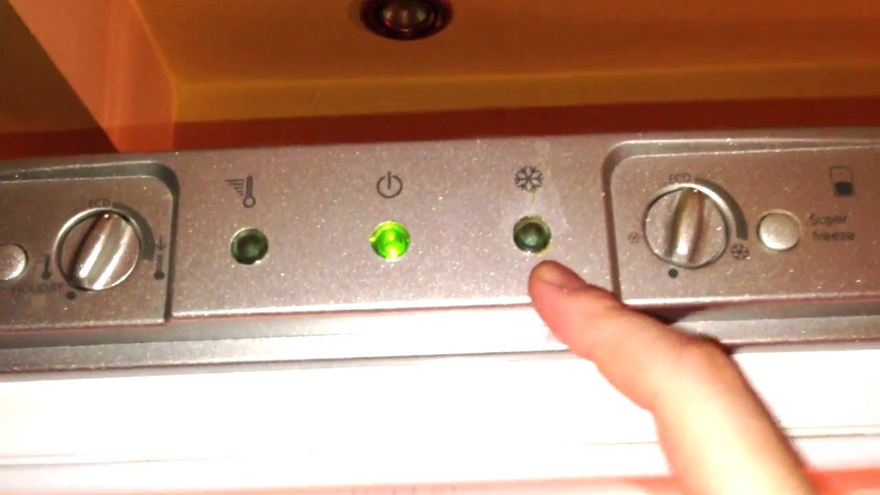 Индикаторы 1 и 3 холодильника Indesit мигают