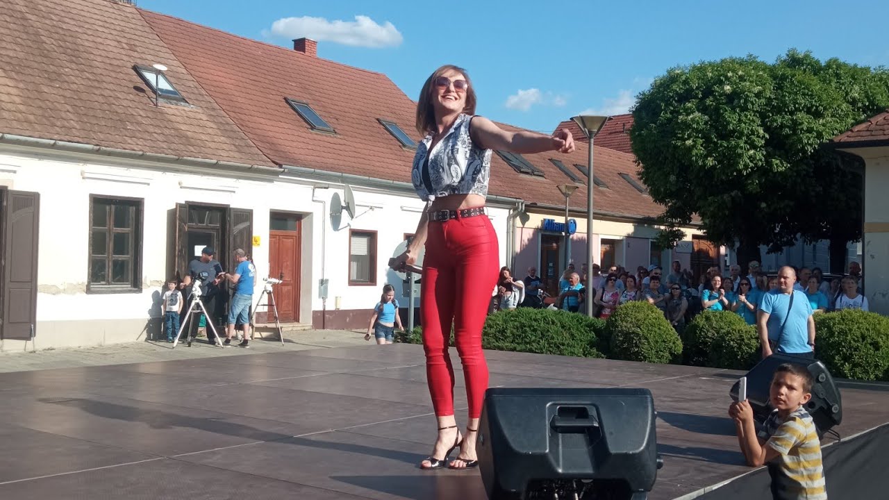 Szandi: Szerelmes szívek 2025
