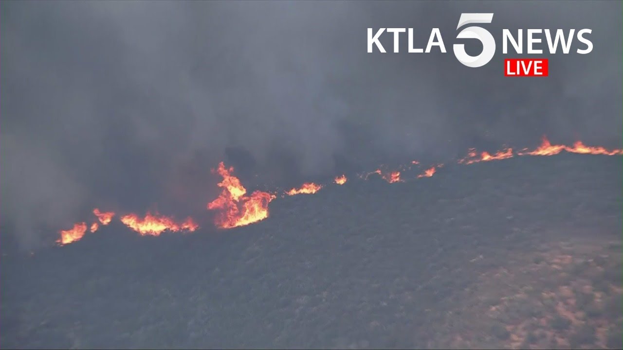 Crews battle fast-moving Martindale Fire north of Santa Clarita