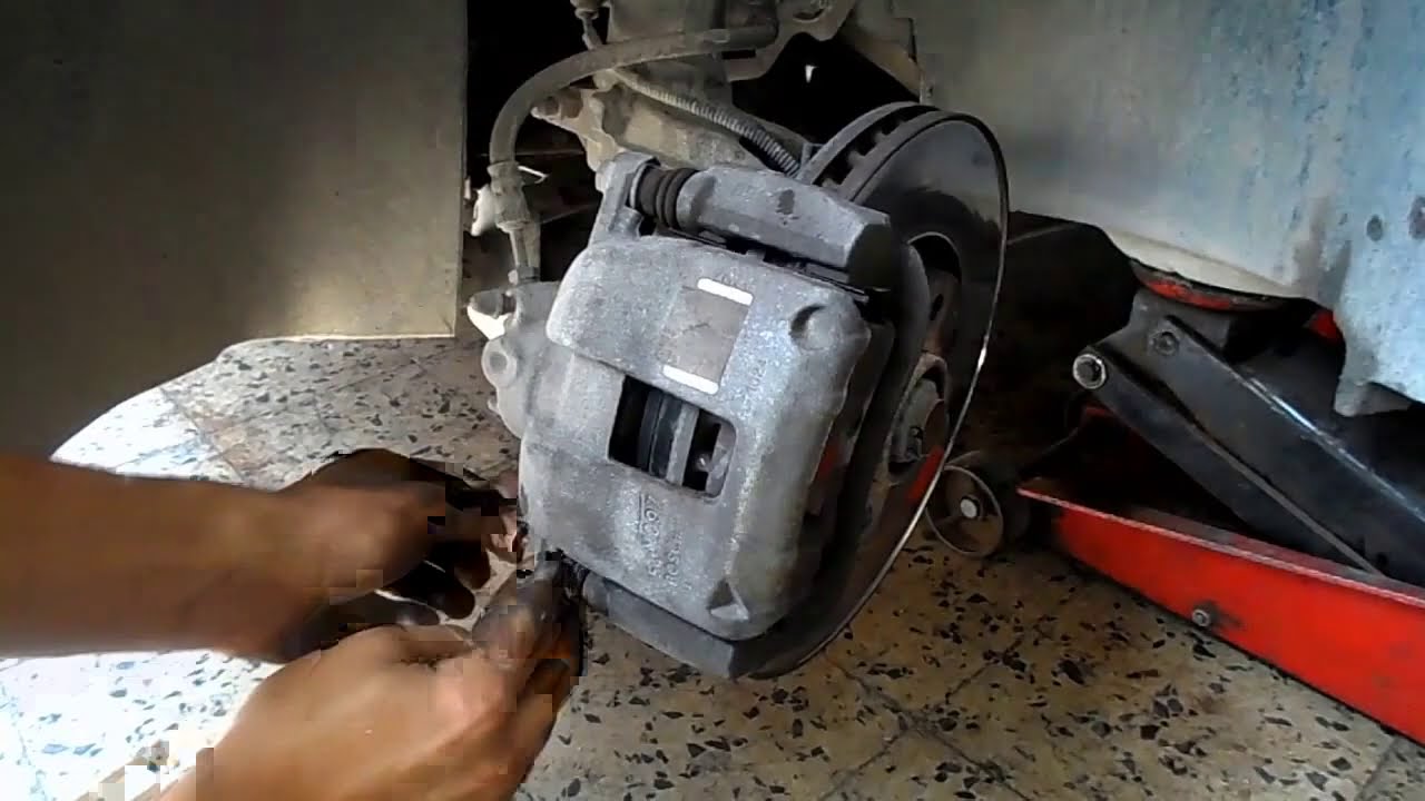 plaquettes de frein - تغيير تيل فرامل العربية - Changer des plaquettes  de frein avant