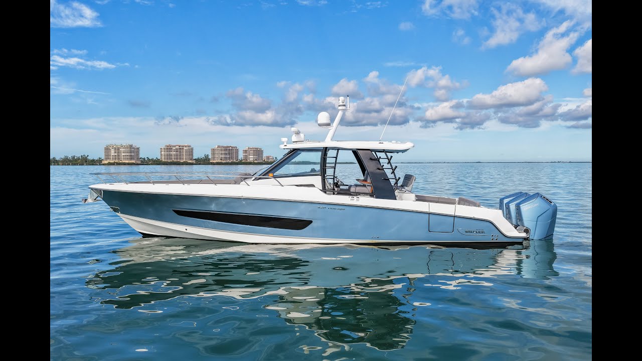 Boston Whaler   420 Outrage