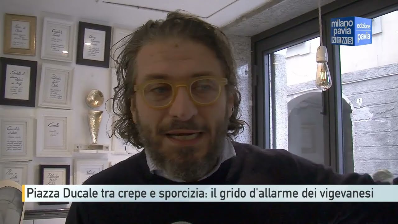Piazza ducale tra crepe e sporcizia: il grido d'allarme dei vigevanesi
