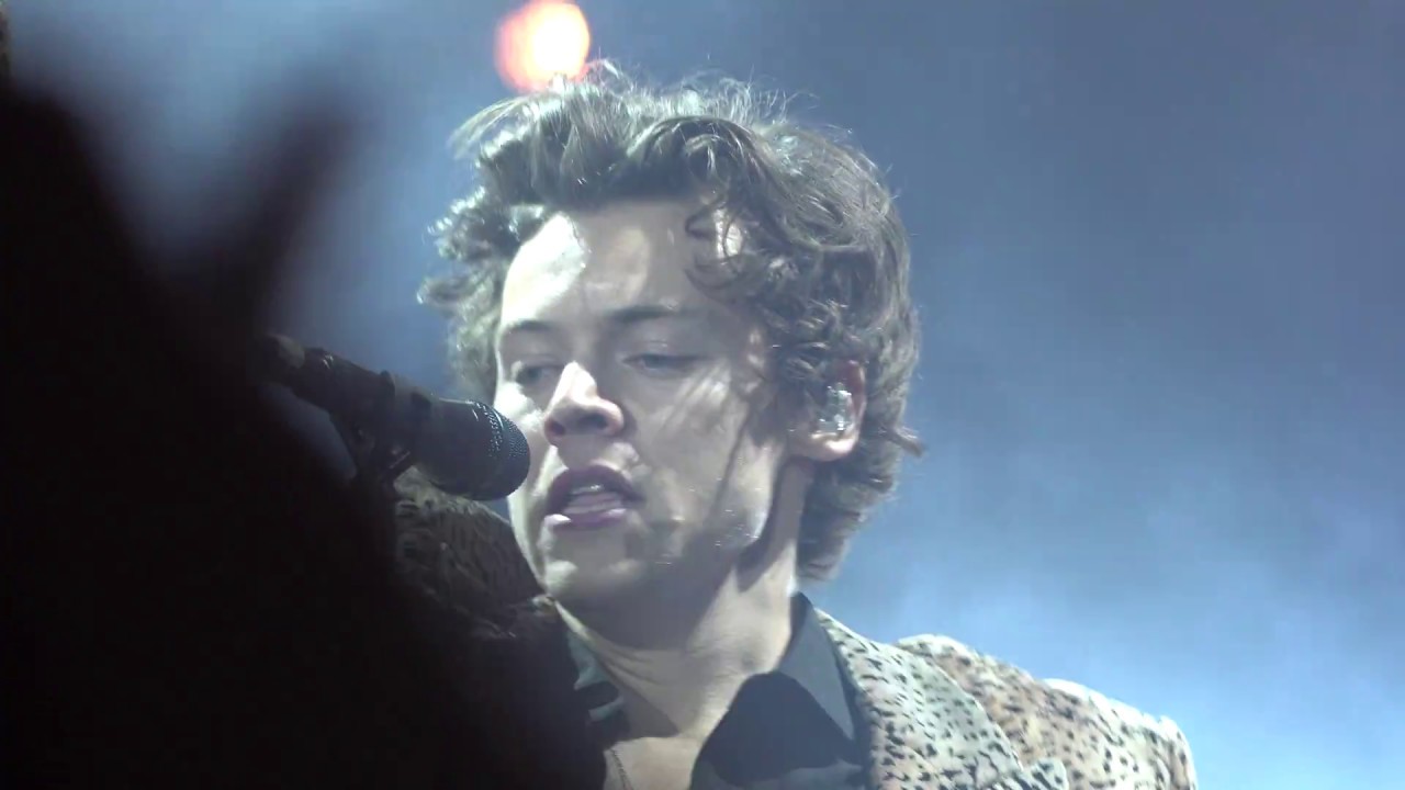 [4K] Harry Styles - Kiwi (Live on Tour 2018 London 12th)