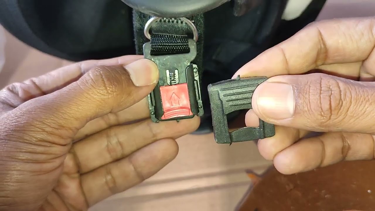Cara pasang klik kotak di tali helm.