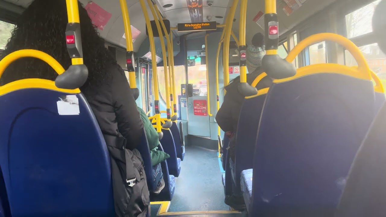 *DRUNKIE CRACKHEAD ON BOARD* Journey on Route R3 Go Ahead London SM15VKC WS58 24/12/24