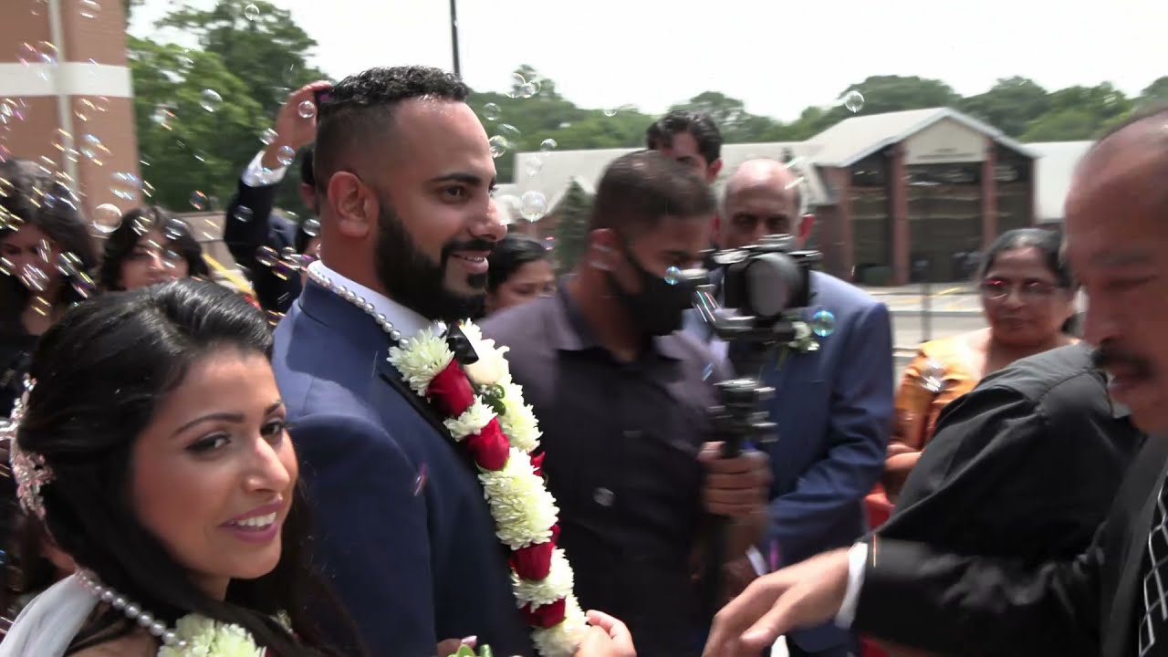 Jinu and Jaimie Wedding-Cheered by Family (Nada Vili)