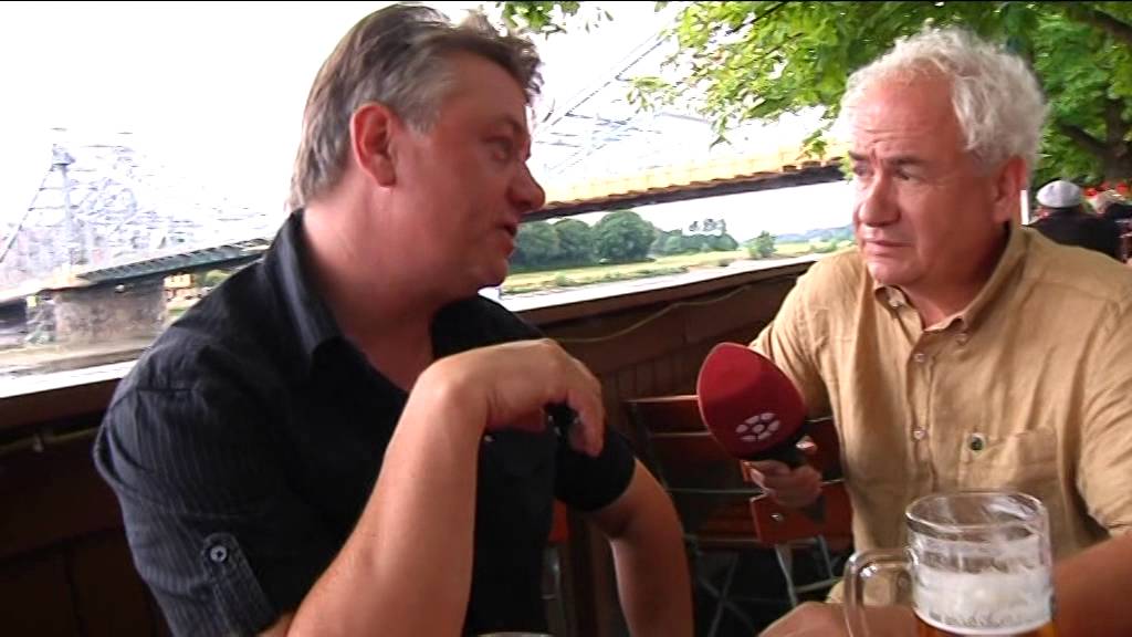Loschwitzer Kneipengespräch mit Tom Pauls im Demnitz Elbegarten