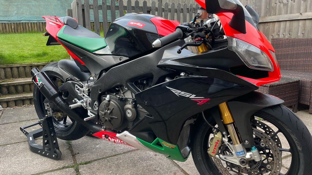 Aprilia RSV4 Factory SE carbon fibre frame and swing arm protectors fitting