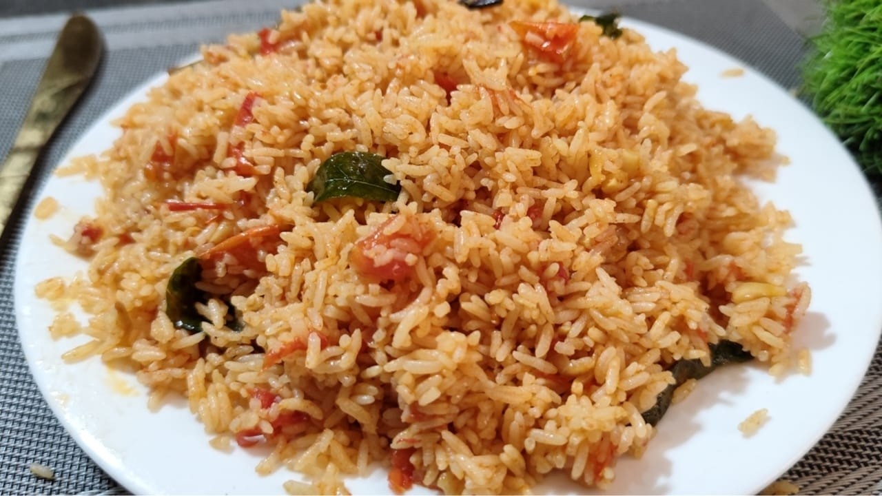 ரொம்ப சிம்புளா குக்கர் இல்லாம  🍅 தக்காளி சதம் பண்ணலாமா/Tomato rice recipe/simple lunch box recipe