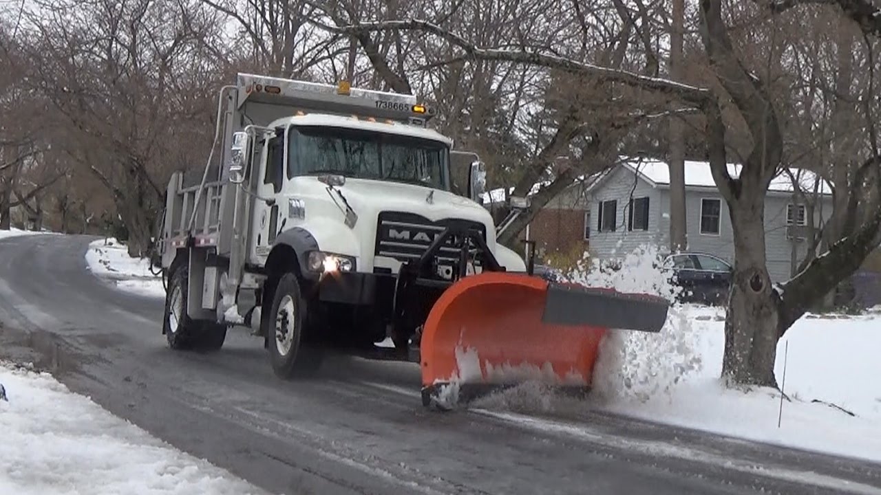 Mack Granite / J&J Medium Duty Dump w/ Henke Straight Plow