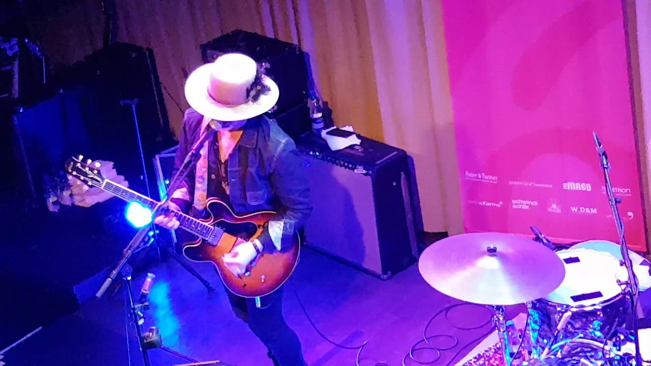 Doyle Bramhall II Trio Live Groove Now : Left My Baby Standin'