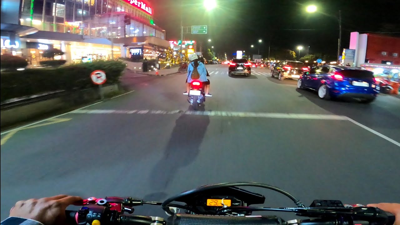 SUASANA MALAM DI KOTA PURWOKERTO SAAT MALAM MINGGU!! WOOWWW RAME BANGAET GUYS
