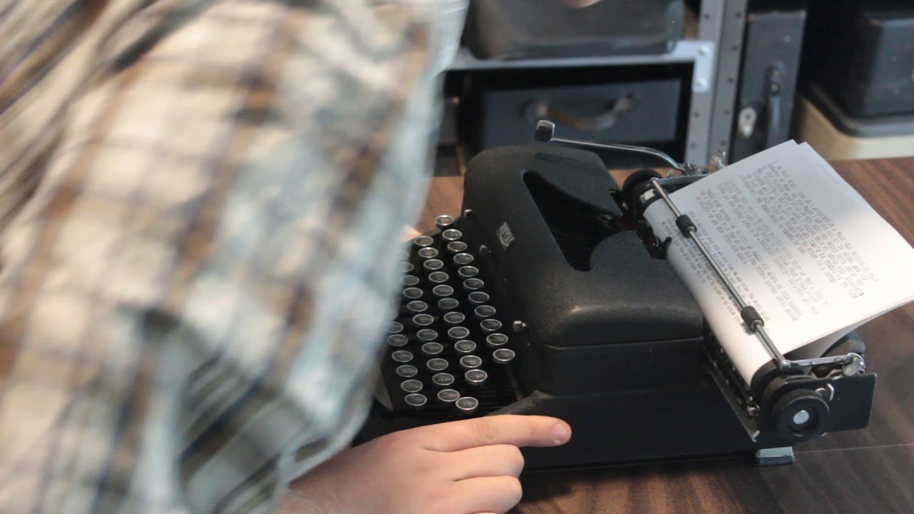 Two schmucks and a typewriter: Royal Quiet Deluxe