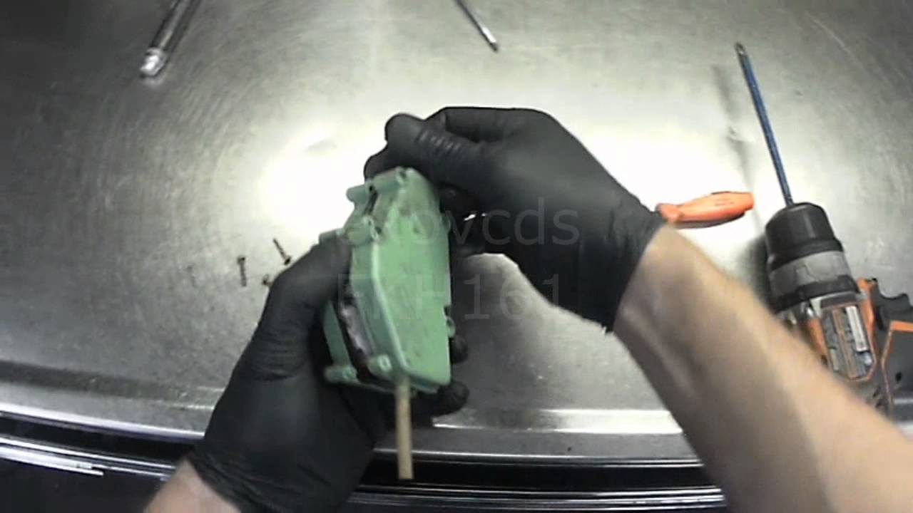 VW T4: Eurovan Power Door Lock Actuator Replacement