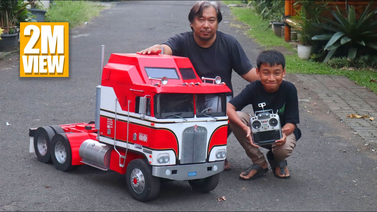 Giant BJ and The Bear RC Semi Truck Trailer