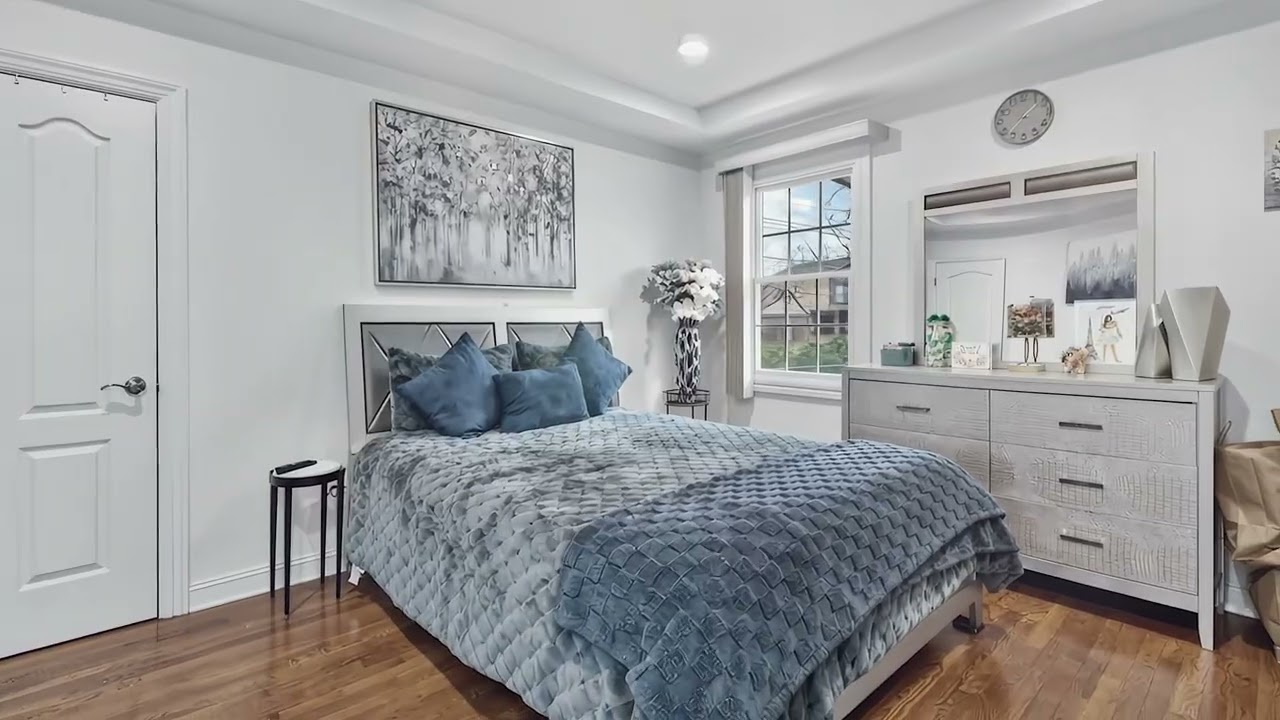 Check out this amazing home in the Country Club part of the Bronx. Amazing water views and luxuries 