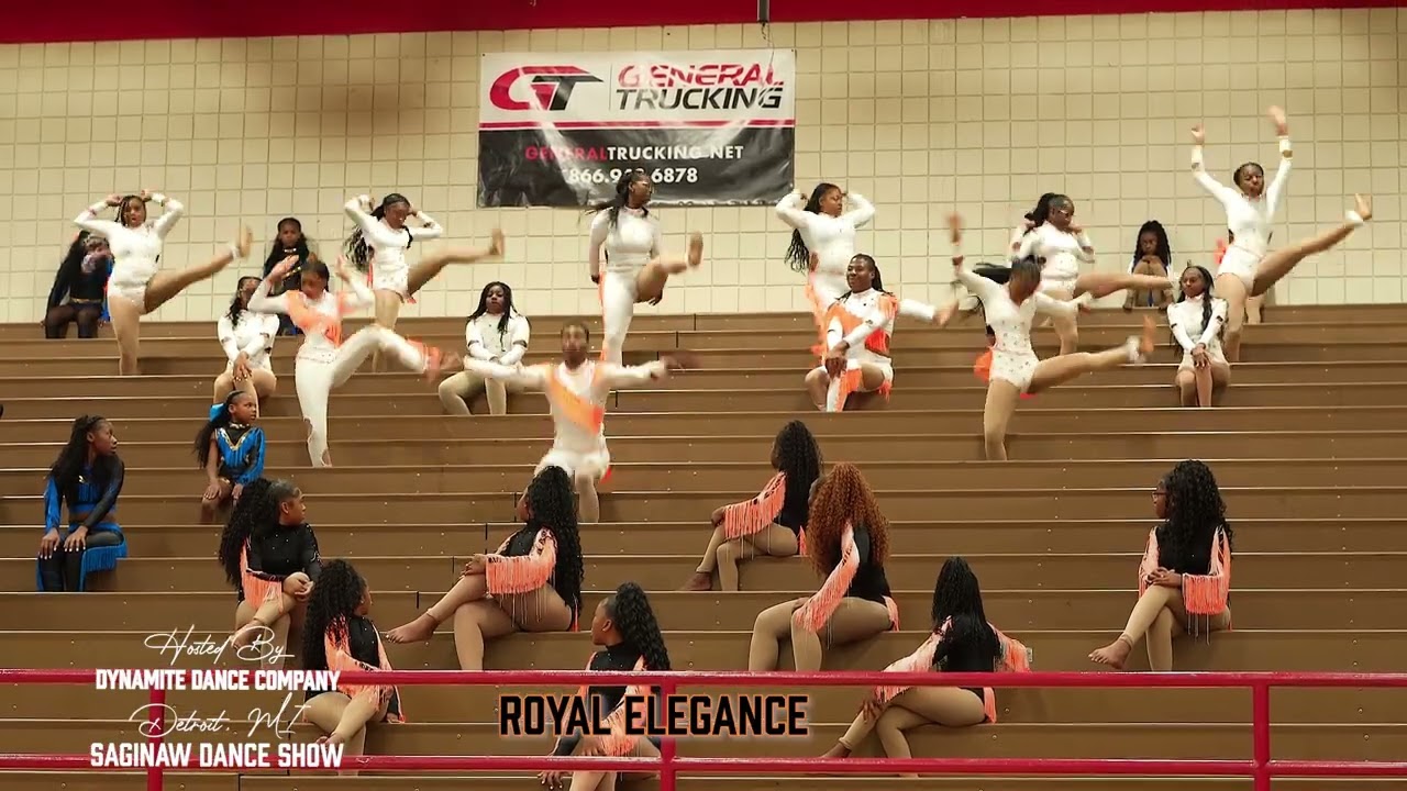 Stands in the stands - Royal Elegance - 1st Round