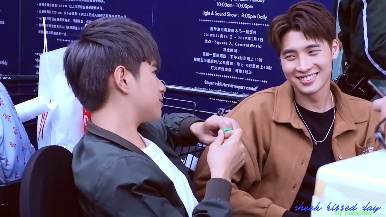 [181213] มีน แปลน @ centralworld ในงาน Million Gift Million Smiles
