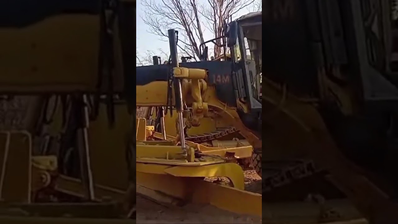14M motor grader 