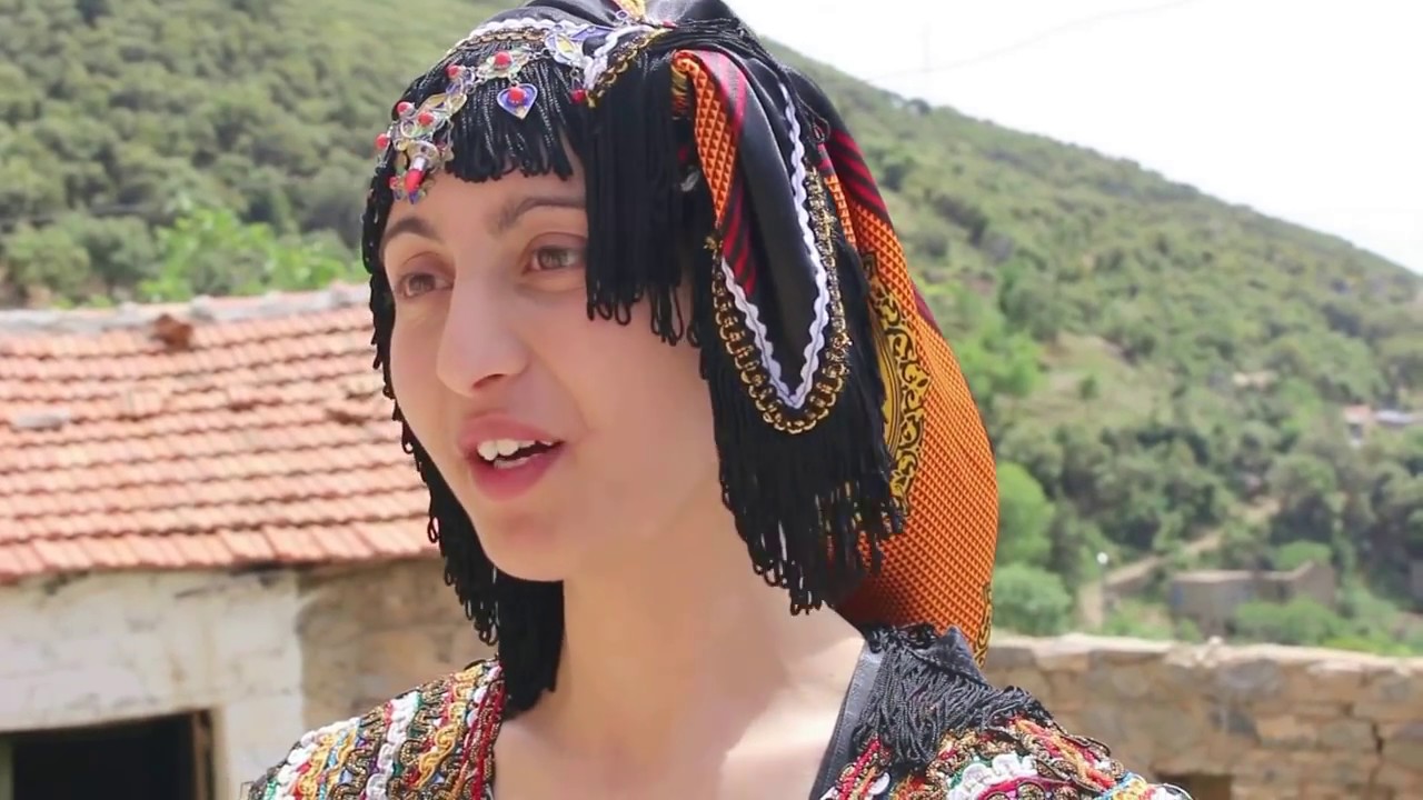 Film kabyle Slilwan 2018  complet du groupe ixulaf Ath Mansour (Bouira)
