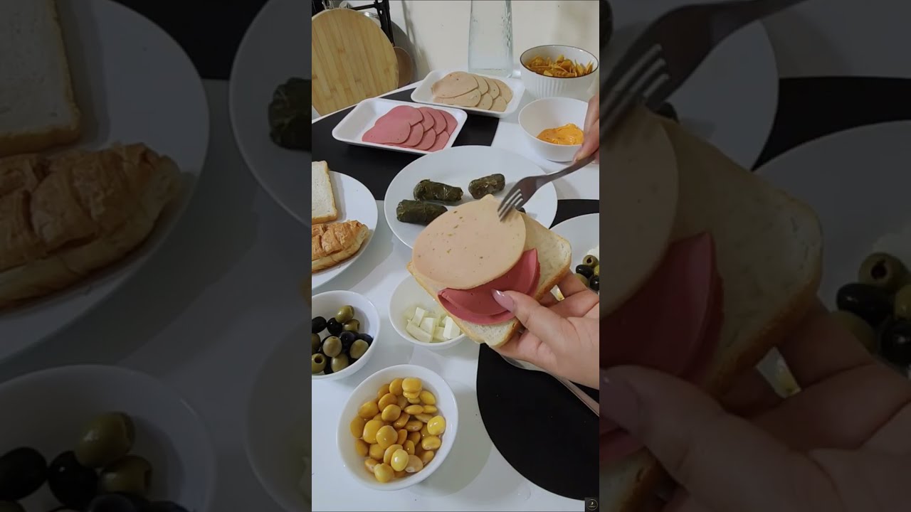 Türk kahvaltısı ASMR tabaklama şeklinde söylenir. | ASMR morning breakfast plating.