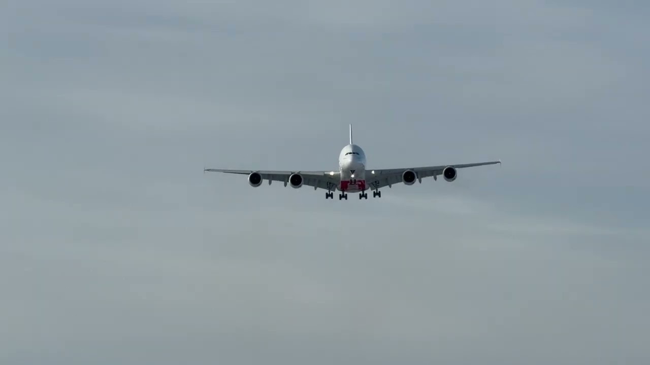 Emirates A380 Line Up and Smooth Landing at Toronto Pearson (YYZ)