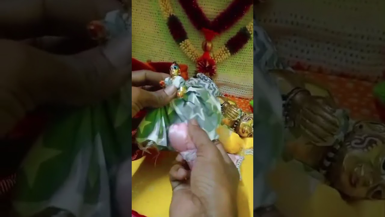 Kanha ji ke subah ki pahli hajiri 🥰♥️ meethi meethi muskan ke sath 🙂 Radhe Radhe 🙏🦚