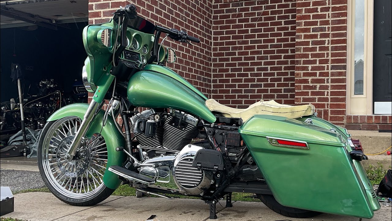 COPART STREET GLIDE ELECTRIC CENTER STAND COMPLETE ($25 DOLLAR GIVEAWAY)