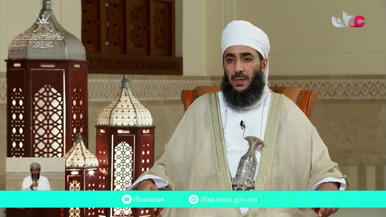 قطع القارئ للقرآن قراءته للرد على السلام | #سؤال_أهل_الذكر