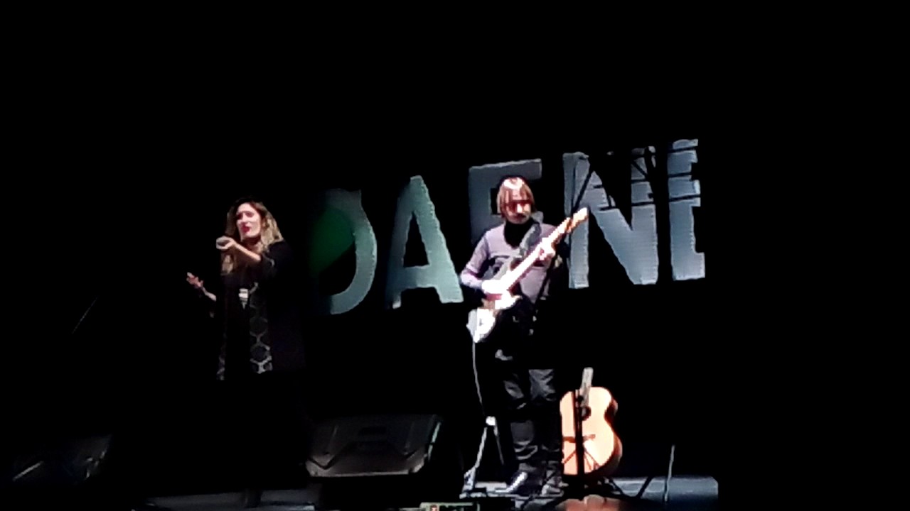 Anabel Santiago canta Santa Bárbara Bendita