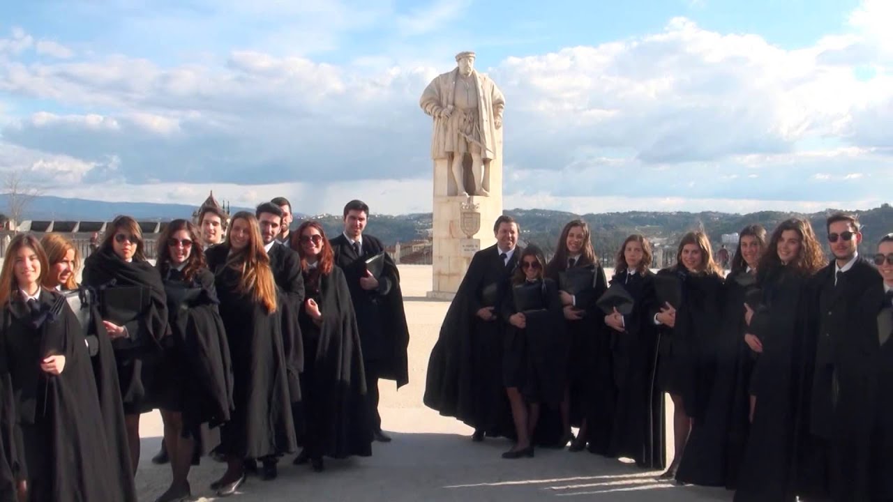 A Universidade de Coimbra e as capas pretas