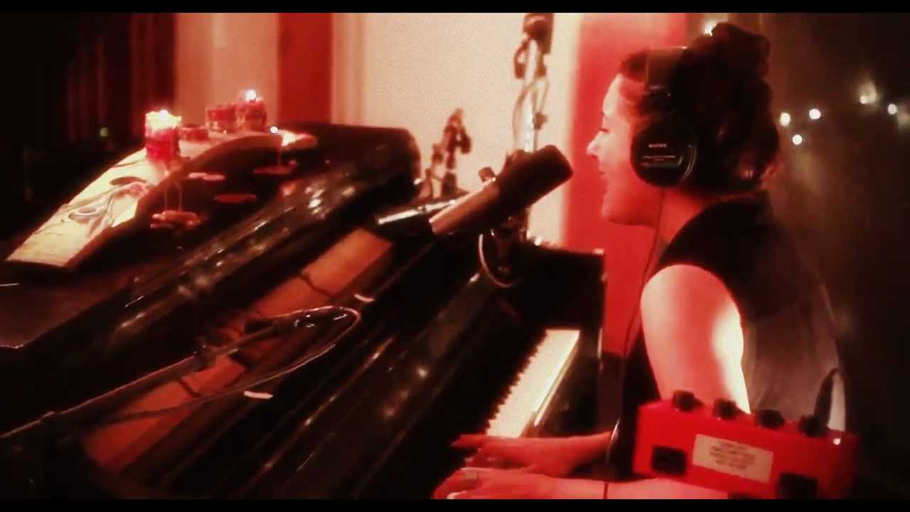 Vanessa Carlton - Carousel (Studio Session)