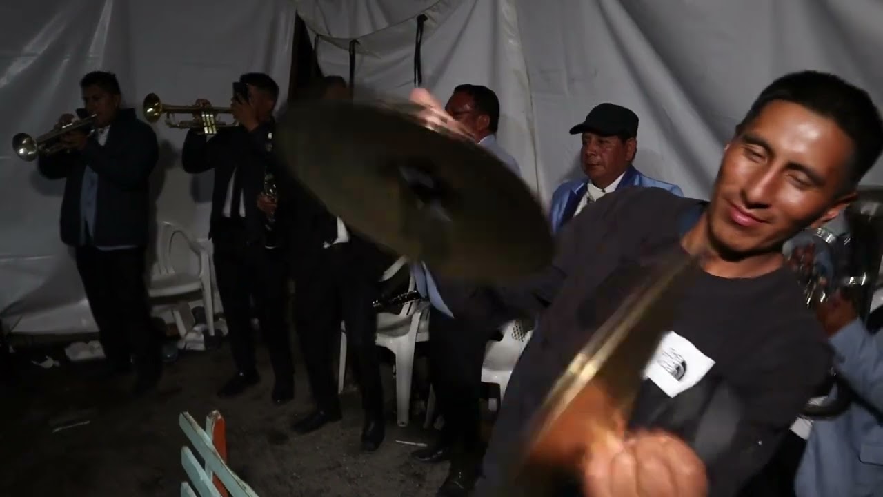 FIESTA EN HONOR AL NIÑITO DE ISINCHE - MIX HUAYNOS BANDA ORQUESTA SENSACION LATINA