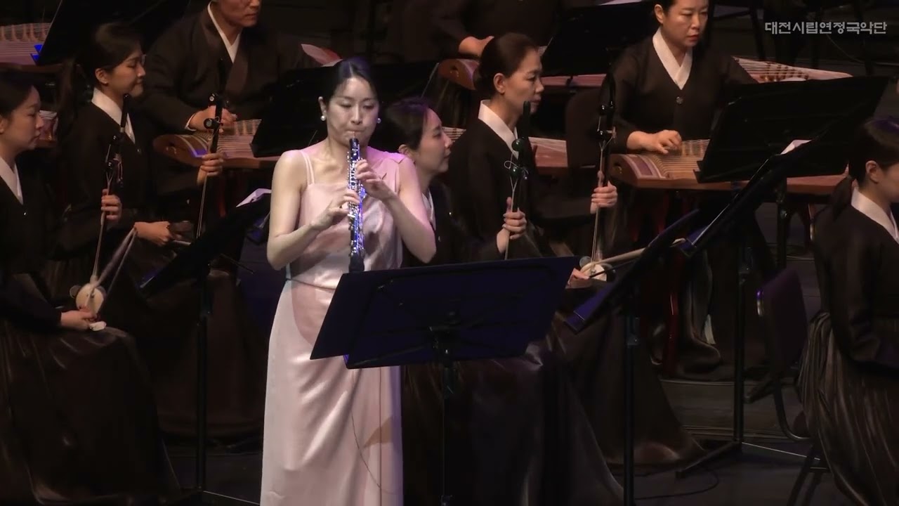 Serenade for The first love with an orchestra of traditional Orchester