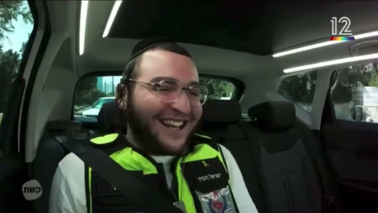 דובר זק״א ישראל חסיד התארח במונית של אשר בן חורין  ומדבר על חוק הגיוס, וההתגייסות של מתנדבי זק״א.