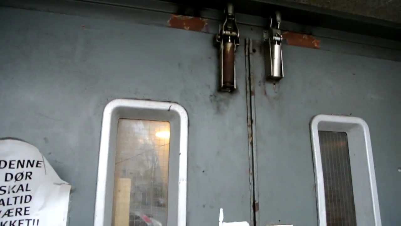 2x 1967 CO Hansen hydraulic freight elevators @ SuperBest, Roskilde, Denmark