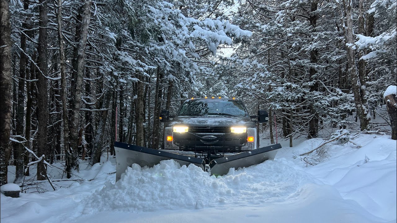 BIGGEST SNOW STORM OF THE YEAR HITS & THE POWERSTROKE GETS THE JOB DONE!