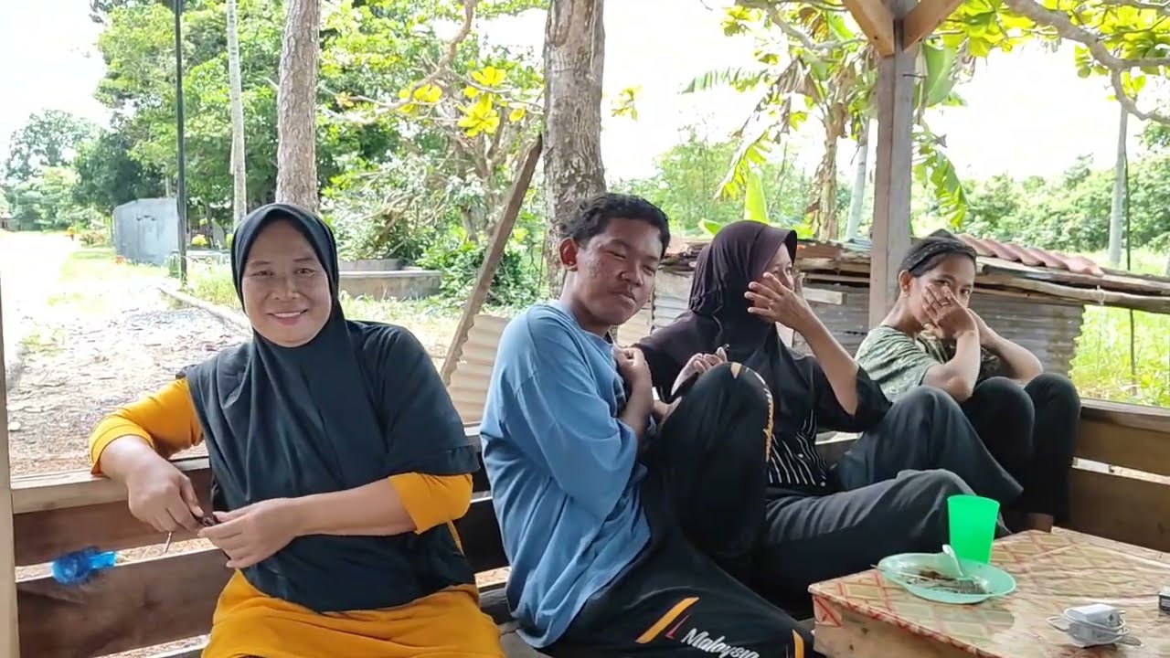 2 Bugis 10 Melayu (Indonesia, Malaysia, Singapura)
