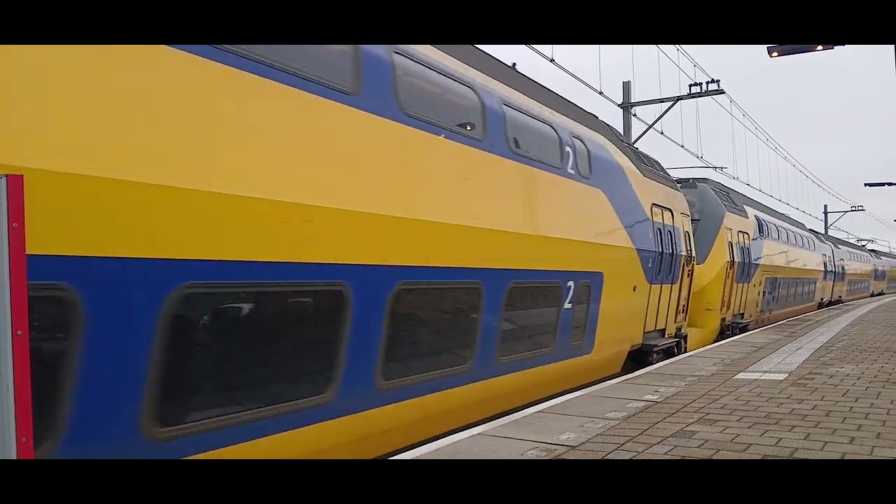 Virm 9553+Virm 9558+Virm 9434 vetrekken van Castricum
