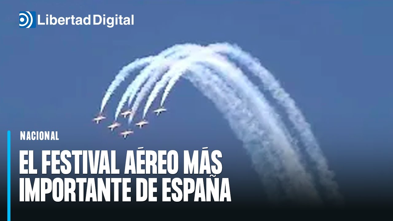 Más de 200.000 personan llenan Gijón durante la Fiesta del Cielo con acrobacias aéreas