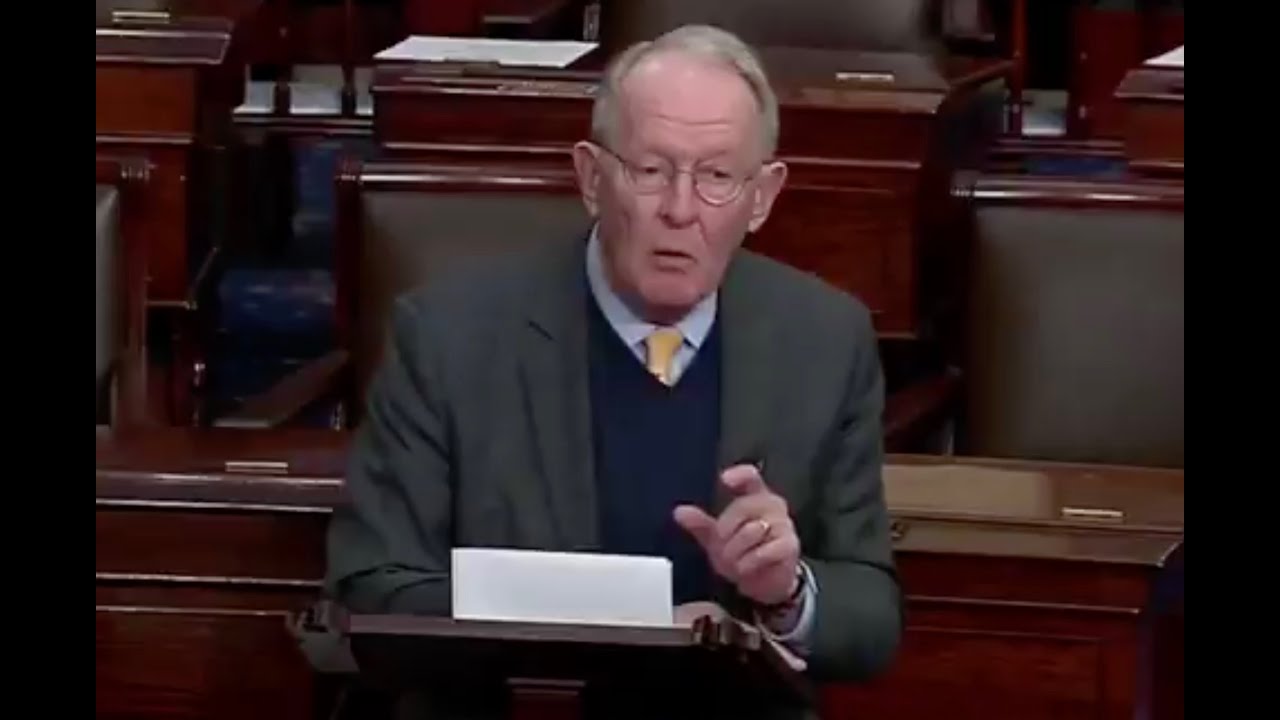 Republican Senator sinks paid sick leave for coronavirus with UNREAL stunt